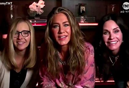 Courteney Cox y Lisa Kudrow apoyan a Jennifer Aniston en los Emmys 2020 | Twitter