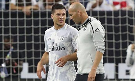 Zidane junto a Jovic. | Twitter