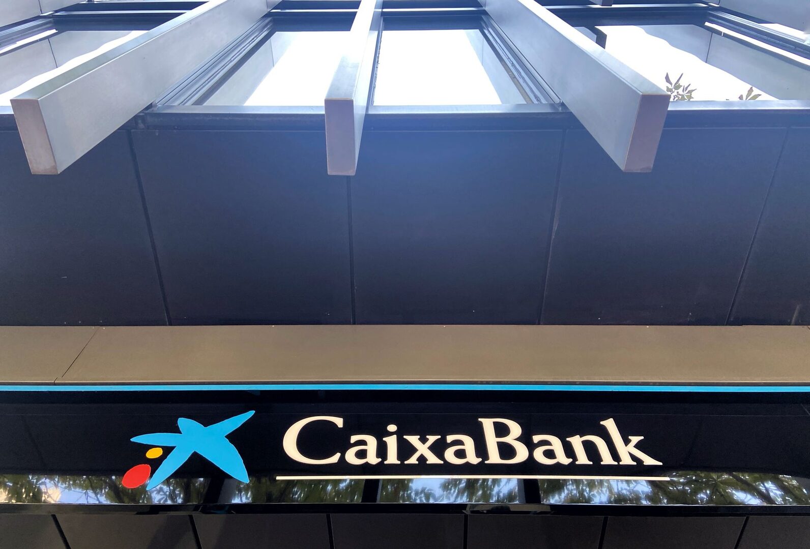 Últimas noticias de Caixabank  Los últimos despedidos en el ERE