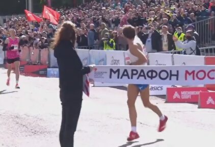 El feísimo gesto en el maratón de Moscú que indigna al mundo del deporte