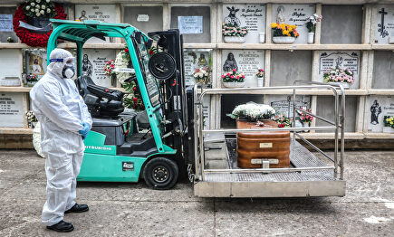 Entierro en un cementerio de Málaga el pasado mes de abril. | Cordon Press