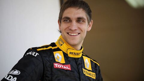 Petrov responde a Hamilton sobre sus reinvindicaciones del movimiento Black Lives Matter El piloto ruso considera que manifestarse como pide Hamilton es cuestión de cada uno.