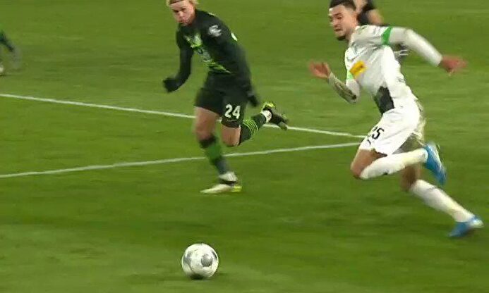 Doble caño asombroso en la Bundesliga alemana