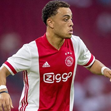 Así juega Sergiño Dest, el 'nuevo' Dani Alves del Barcelona