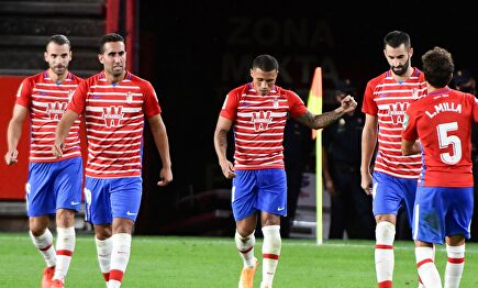 Darwin Machis (c) celebra su golazo al Lokomotiv. | EFE