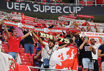 La UEFA celebra volver a vivir "un verdadero ambiente de fútbol". | Cordon Press