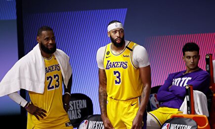 Anthony Davis sitúa a los Lakers a un triunfo de las Finales de la NBA