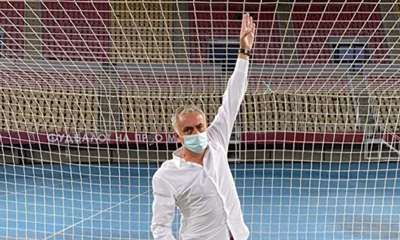 Mourinho y una de las famosas porterías.  | Instagram