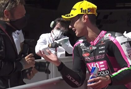 La gorra amarilla de Dunlop con la estelada bordada | Twitter