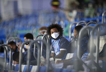 Jugadores del Real Madrid con mascarilla. | Cordon Press