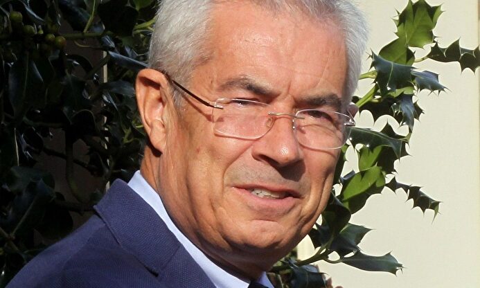 El doctor Emilio Bouza en una imagen de archivo. | EFE