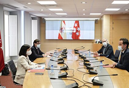 Reunión, el pasado lunes, del vicepresidente de Madrid, Ignacio Aguado, el consejero de Sanidad, Enrique Ruiz Escudero, y los ministros de Sanidad y de Política Territorial, Salvador Illa y Carolina Darias. | EFE