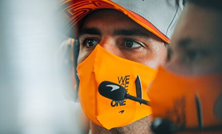 Sainz, retirado en la primera vuelta de Rusia por un accidente. | McLaren