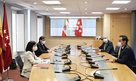 Reunión, el pasado lunes, del vicepresidente de Madrid, Ignacio Aguado, el consejero de Sanidad, Enrique Ruiz Escudero, y los ministros de Sanidad y de Política Territorial, Salvador Illa y Carolina Darias. | EFE