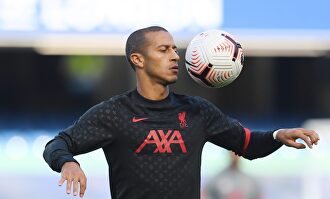 Thiago Alcántara, en un entrenamiento con el Liverpool. | EFE