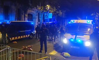 Los CDR protestan arrojando cabezas de cerdo a los Mossos