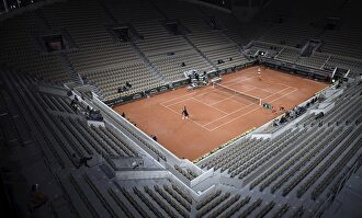 Comienza un Roland Garros inédito, triste y frío por la ausencia de público