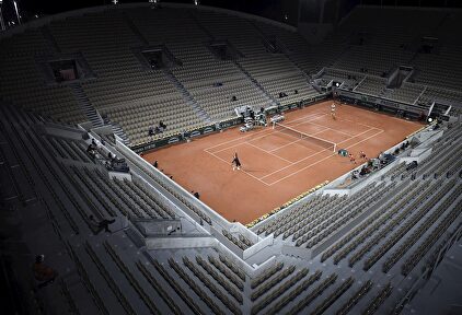 Comienza un Roland Garros inédito, triste y frío por la ausencia de público