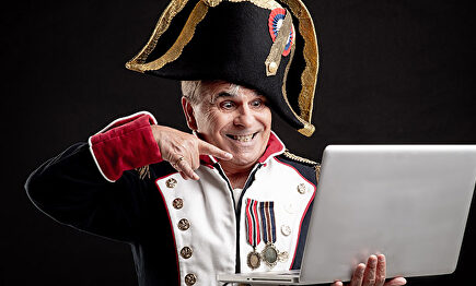 Pedro Ruiz en 'Loc@s. Reír nos cura' | Teatro Infanta Isabel