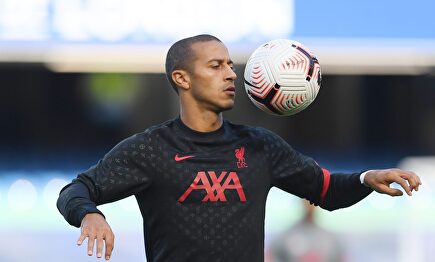 Thiago Alcántara, en un entrenamiento con el Liverpool. | EFE
