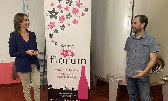 Valme J. Caballero con Miguel Ángel Alonso de Vermut Florum. | EsRadio Sevilla