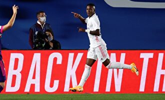 Vinicius celebra su gol al Real Valladolid en el Di Stéfano. | EFE