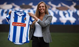 Maitane, durante su presentación con la Real Sociedad. | Twitter | Twitter