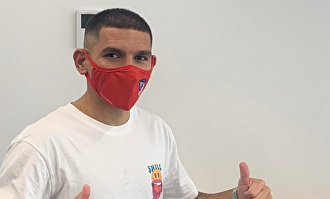 Lucas Torreira pasando reconocimiento con el Atlético. | Libertad Digital