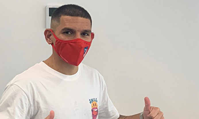 Lucas Torreira pasando reconocimiento con el Atlético. | Libertad Digital