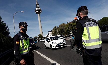 Control policial en el acceso a la capital  | EFE