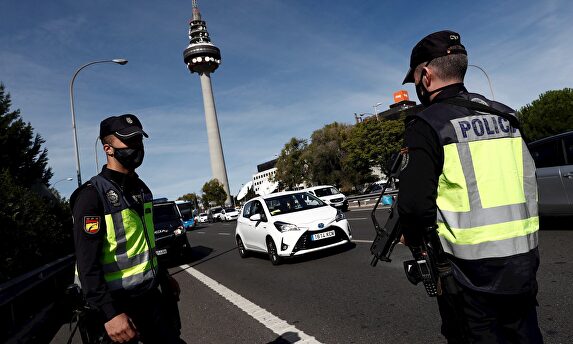 Control policial en el acceso a la capital  | EFE