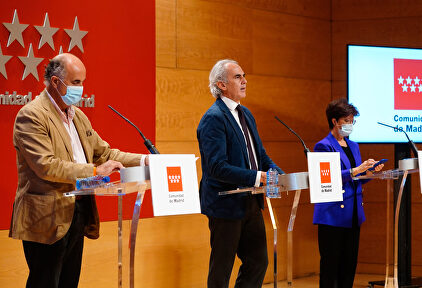 El viceconsejero de Salud Pública, el consejero de Sanidad y la directora general de Salud Pública. | CAM