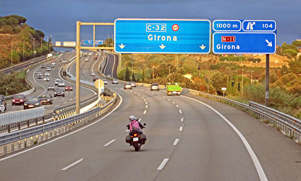 FCC vende la concesión de cuatro autopistas catalanas. | Alamy