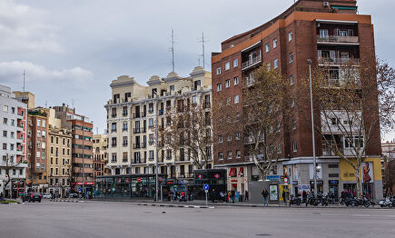 Los inmuebles se ubican en el distrito de Arganzuela y albergarán 80 viviendas y un local. | Alamy