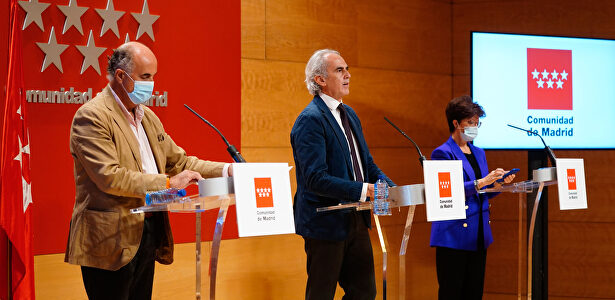 El viceconsejero de Salud Pública, el consejero de Sanidad y la directora general de Salud Pública. | CAM