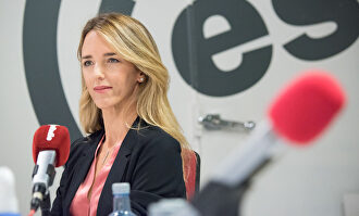 Federico Jiménez Losantos entrevista a Cayetana Álvarez de Toledo