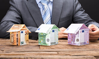 Tres megatendencias: Revolución 4.0, sostenibilidad y medio ambiente y Demografía y estilo de vida. | Alamy