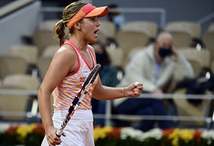 Sofia Kenin celebra su victoria ante Petra Kvitova en semifinales de Roland Garros. | EFE
