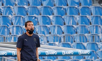Javi Gracia seguirá como entrenador del Valencia CF. | EFE