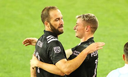 El golazo de Higuaín para anotar su primer tanto en la MLS