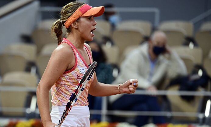 Sofia Kenin celebra su victoria ante Petra Kvitova en semifinales de Roland Garros. | EFE