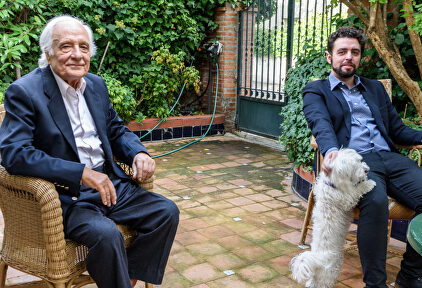 Raúl del Pozo, Jesús F. Úbeda y la perrita Dana. | C.Jordá