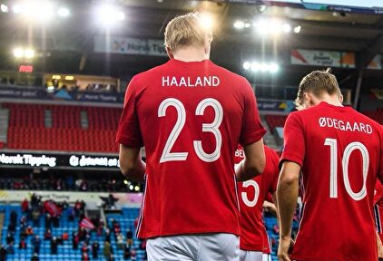 Haaland hizo un hat trick por primera vez con la absoluta  | EFE