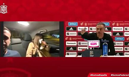 La genial reacción de Luis Enrique cuando un periodista le pregunta desde un Cabify con la novia al lado