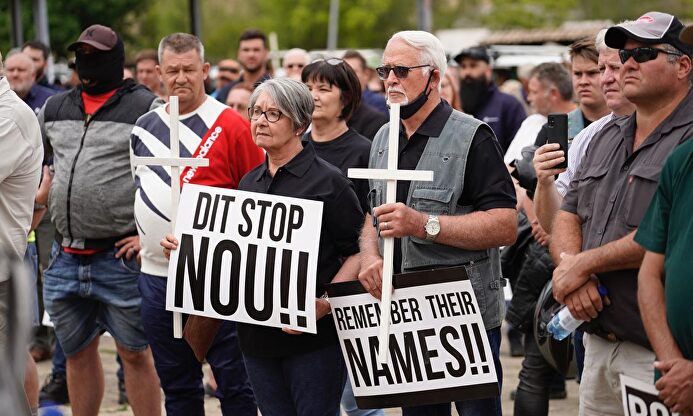 Concentración de repulsa por los asesinatos de granjeros en Sudáfrica. | Conscious Caracal