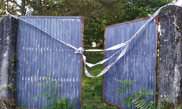 Portal de la vivienda de Teo (La Coruña) donde ocurrió el asesinato de Asunta Basterra en septiembre de 2013. | Europa Press