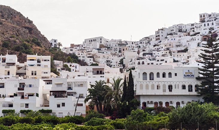 Un paseo por Mojácar, blanca belleza andaluza sobre la montaña 
