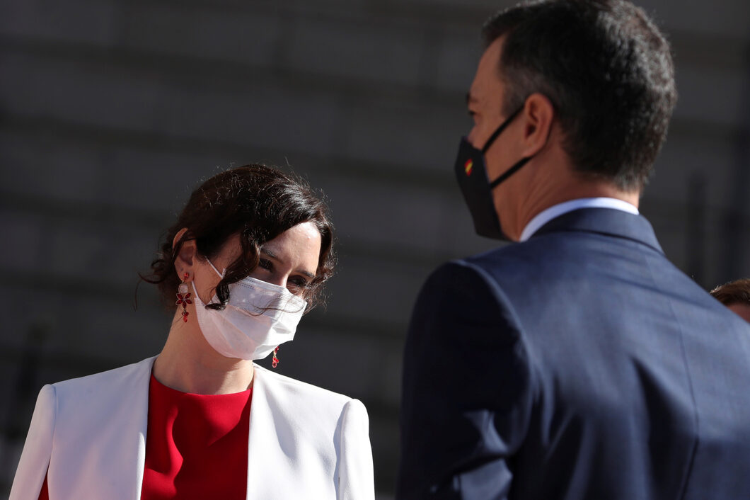 Isabel Díaz Ayuso y Pedro Sánchez en los actos del Día de la Hispanidad. | EFE