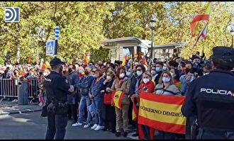 "Illa y Simón, a prisión" y otros gritos contra Sánchez y el Gobierno