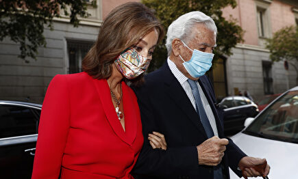 Mario Vargas Llosa e Isabel Preysler. | Gtres